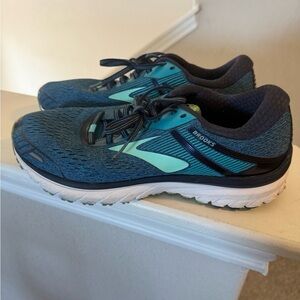 Brooks Adrenaline GTS 18 in Blue and Teal